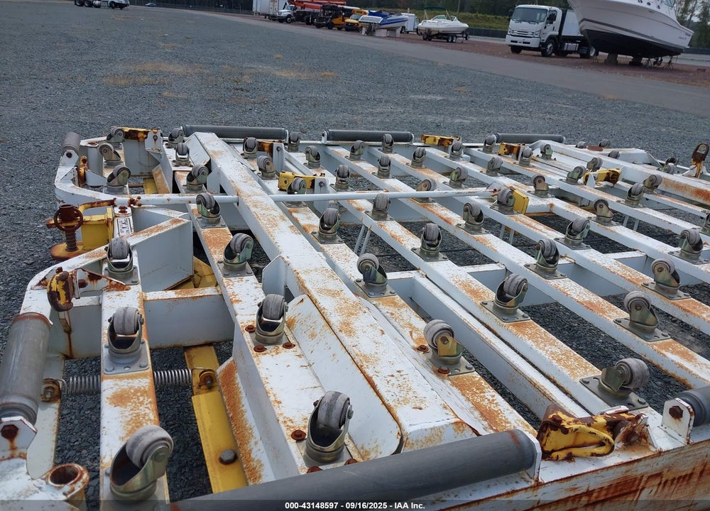 2005 EQUIPMENT GSE A05167D VIN: 00000000000059206
