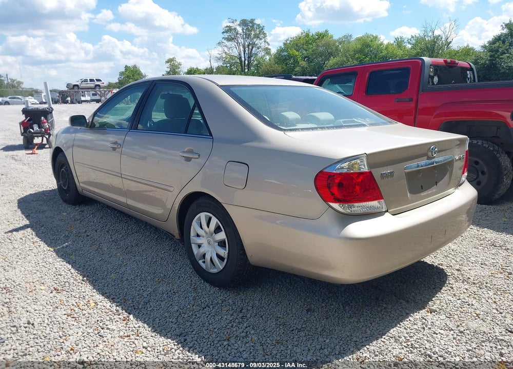 2005 TOYOTA CAMRY LE VIN: 4T1BE32K55U511421