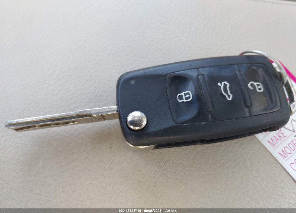 2013 VOLKSWAGEN TIGUAN VIN: WVGBV7AX9DW000978