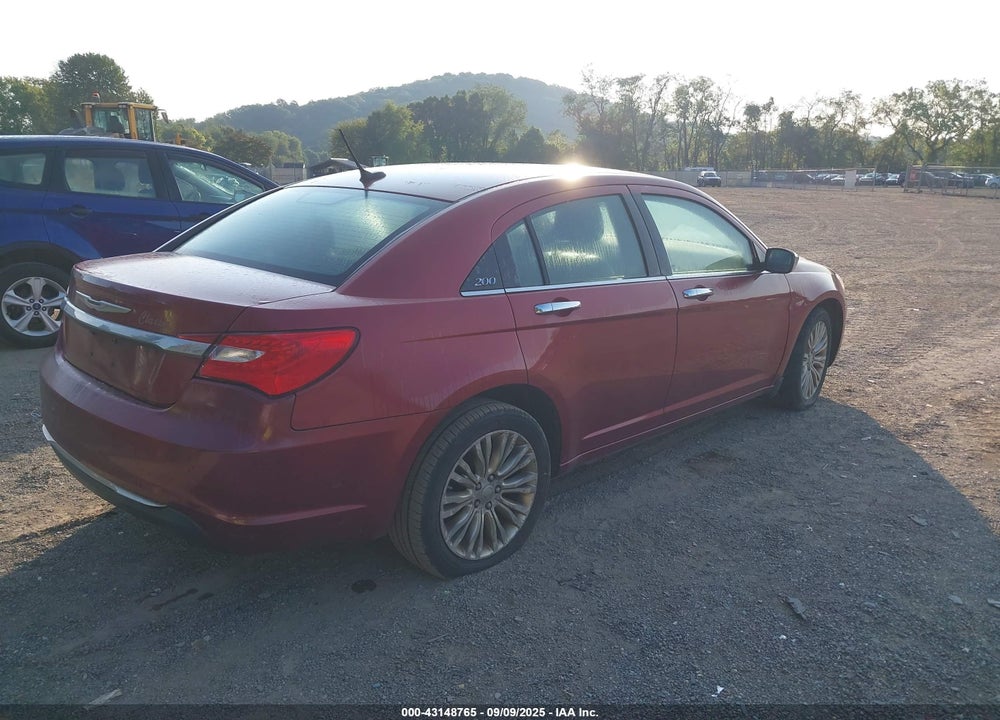 2012 CHRYSLER 200 VIN: 1C3CCBCB2CN305587