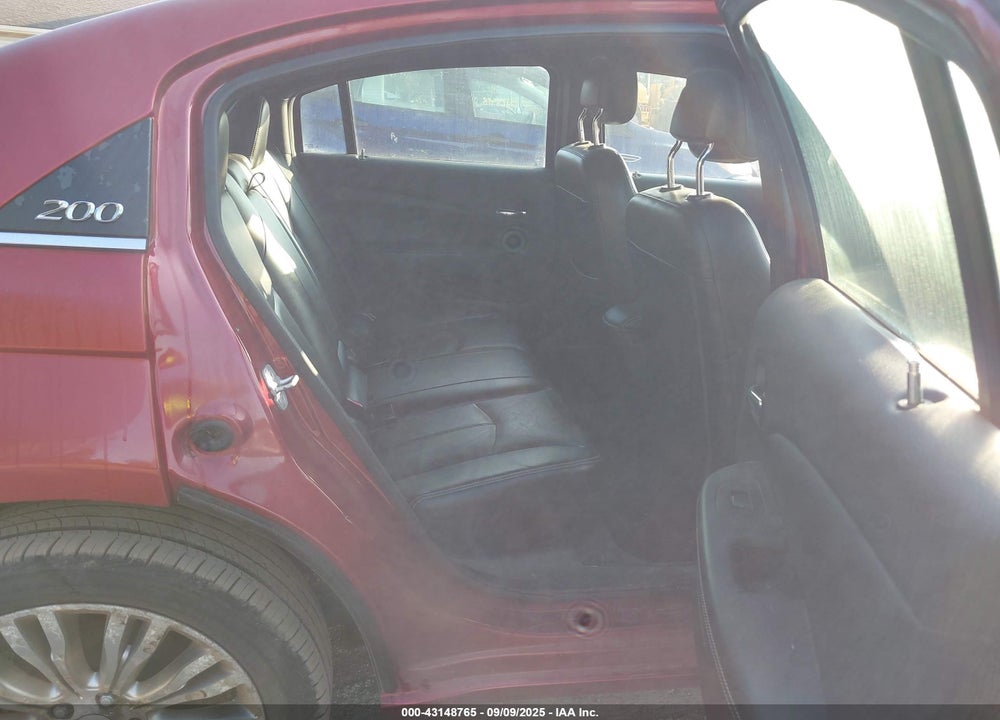 2012 CHRYSLER 200 VIN: 1C3CCBCB2CN305587