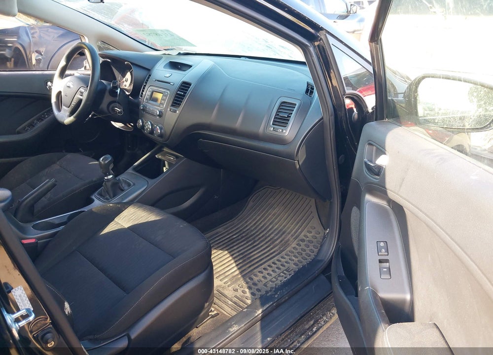 2016 KIA FORTE VIN: KNAFK4A69G5583015