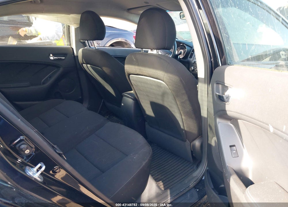 2016 KIA FORTE VIN: KNAFK4A69G5583015