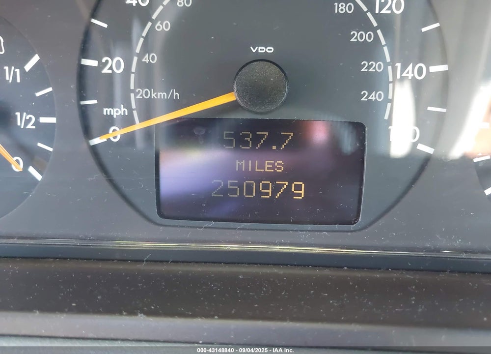 2001 MERCEDES-BENZ E 320 VIN: WDBJF65J91B308439