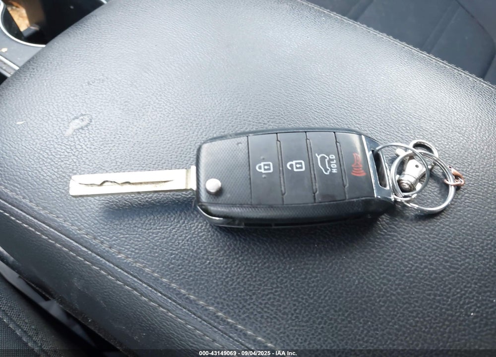 2018 KIA SORENTO VIN: 5XYPG4A3XJG401741