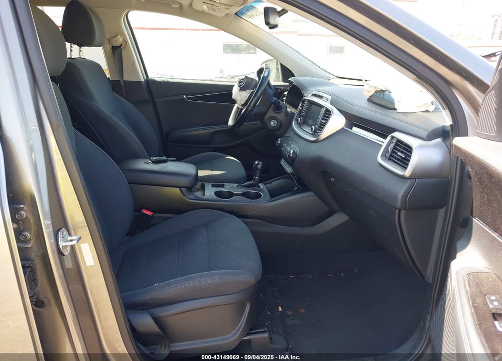2018 KIA SORENTO VIN: 5XYPG4A3XJG401741