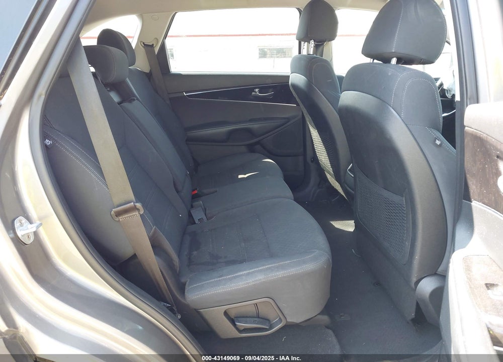 2018 KIA SORENTO VIN: 5XYPG4A3XJG401741