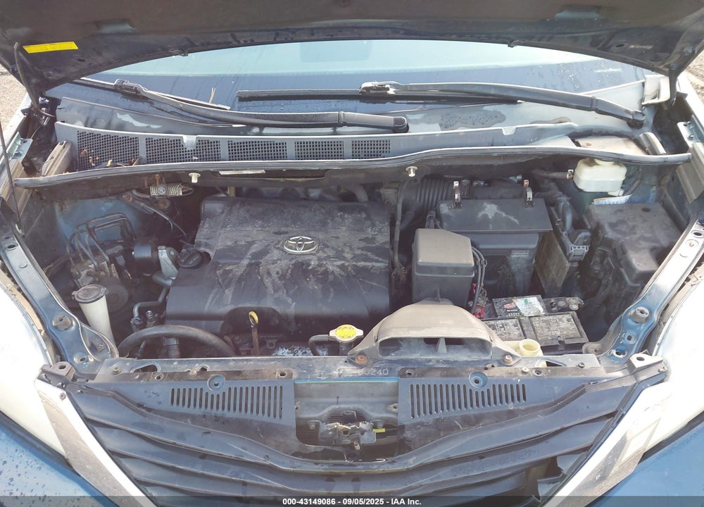 2011 TOYOTA SIENNA LE V6 VIN: 5TDKK3DCXBS051840