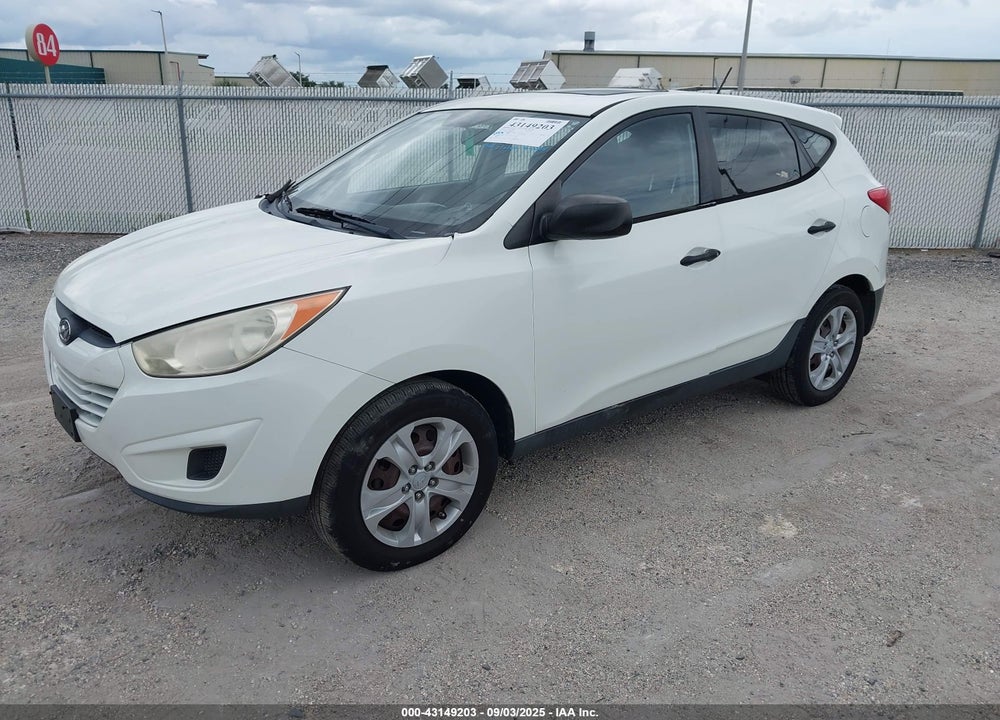 2010 HYUNDAI TUCSON VIN: KM8JT3AC7AU087861