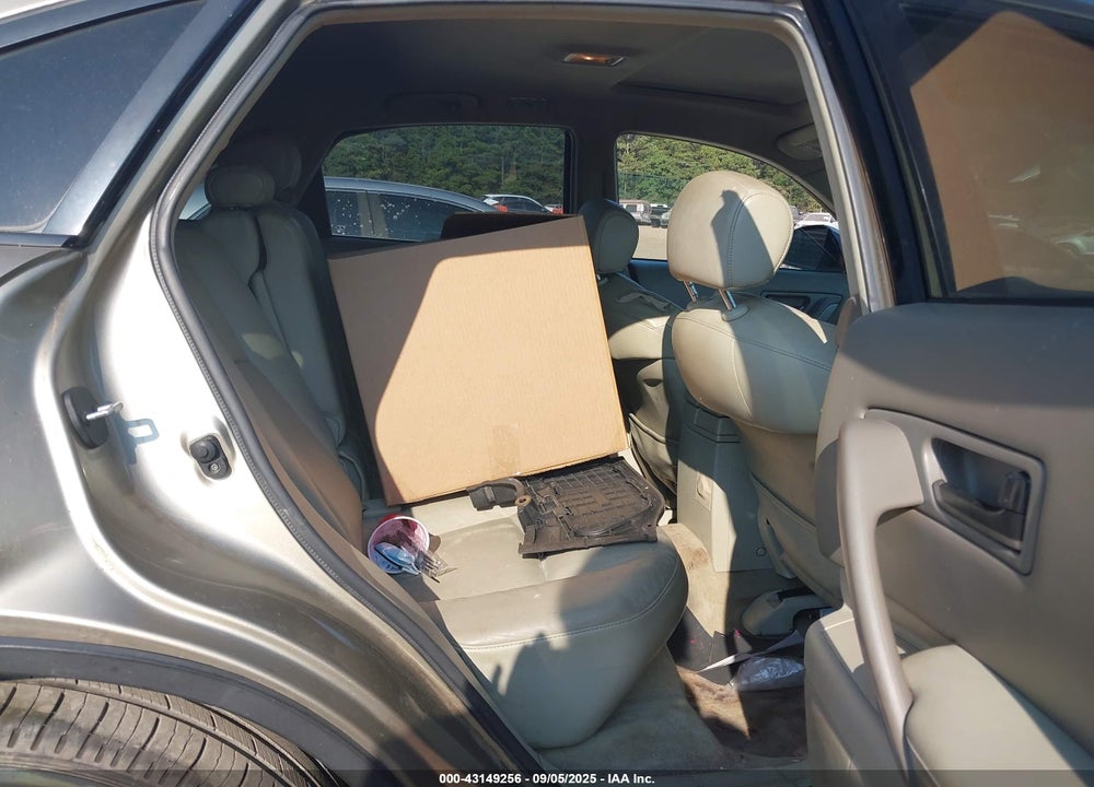 2004 INFINITI FX35 VIN: JNRAS08W84X216151