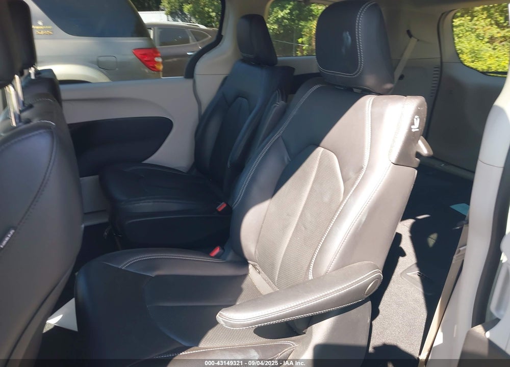 2022 CHRYSLER PACIFICA HYBRID TOURING L VIN: 2C4RC1L76NR100453