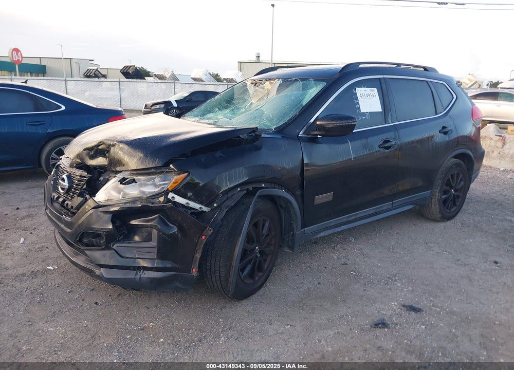 2017 NISSAN ROGUE VIN: 5N1AT2MT0HC768627