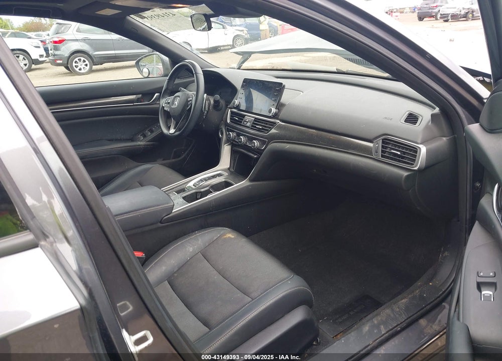 2018 HONDA ACCORD VIN: 1HGCV2F3XJA006400
