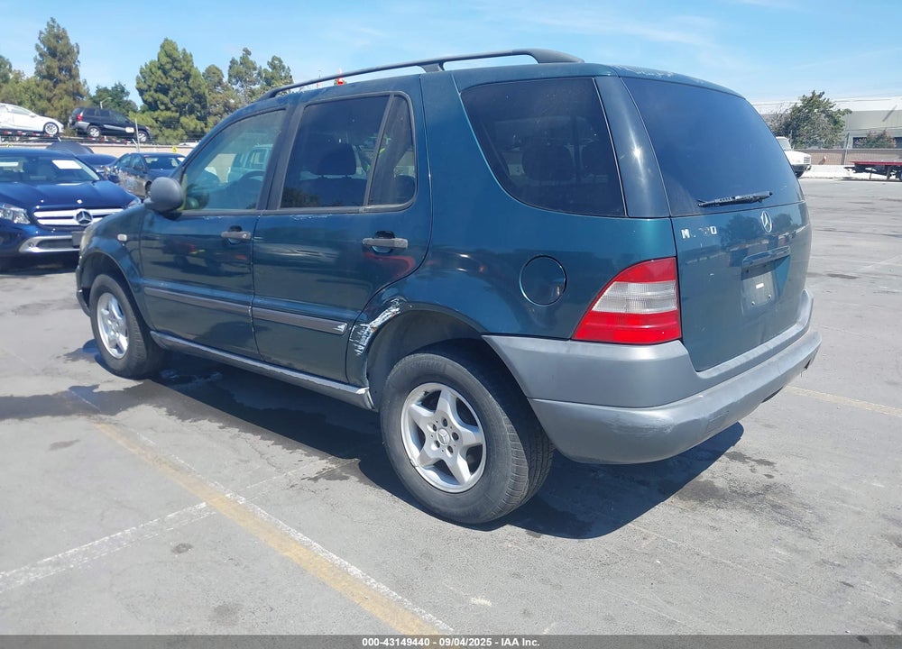 1998 MERCEDES-BENZ ML 320 CLASSIC VIN: 4JGAB54E4WA050383