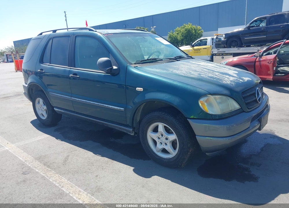 1998 MERCEDES-BENZ ML 320 CLASSIC VIN: 4JGAB54E4WA050383