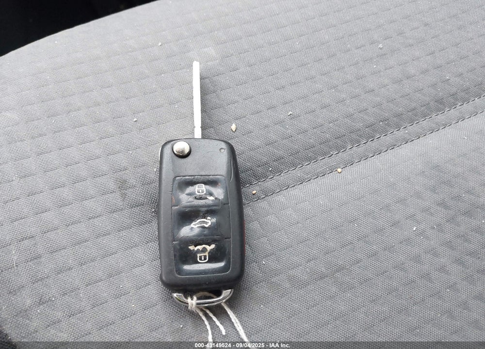 2017 VOLKSWAGEN JETTA VIN: 3VW2B7AJ1HM281010