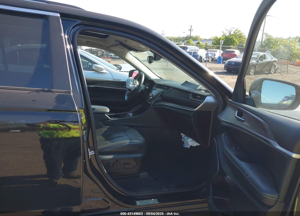 2022 JEEP GRAND CHEROKEE VIN: 1C4RJHBG9N8573176