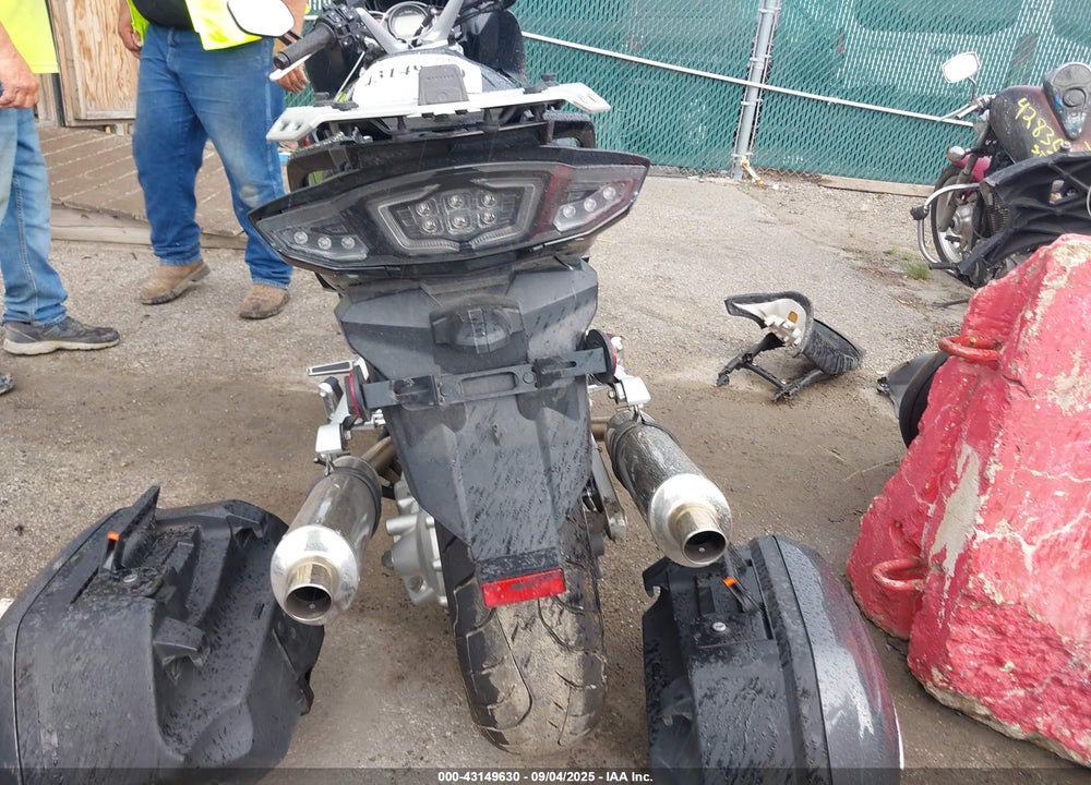 2021 YAMAHA FJR1300 AE VIN: JYARP30E0MA001094