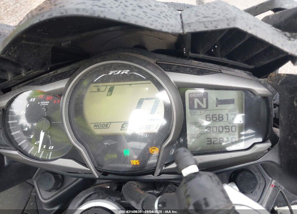 2021 YAMAHA FJR1300 AE VIN: JYARP30E0MA001094