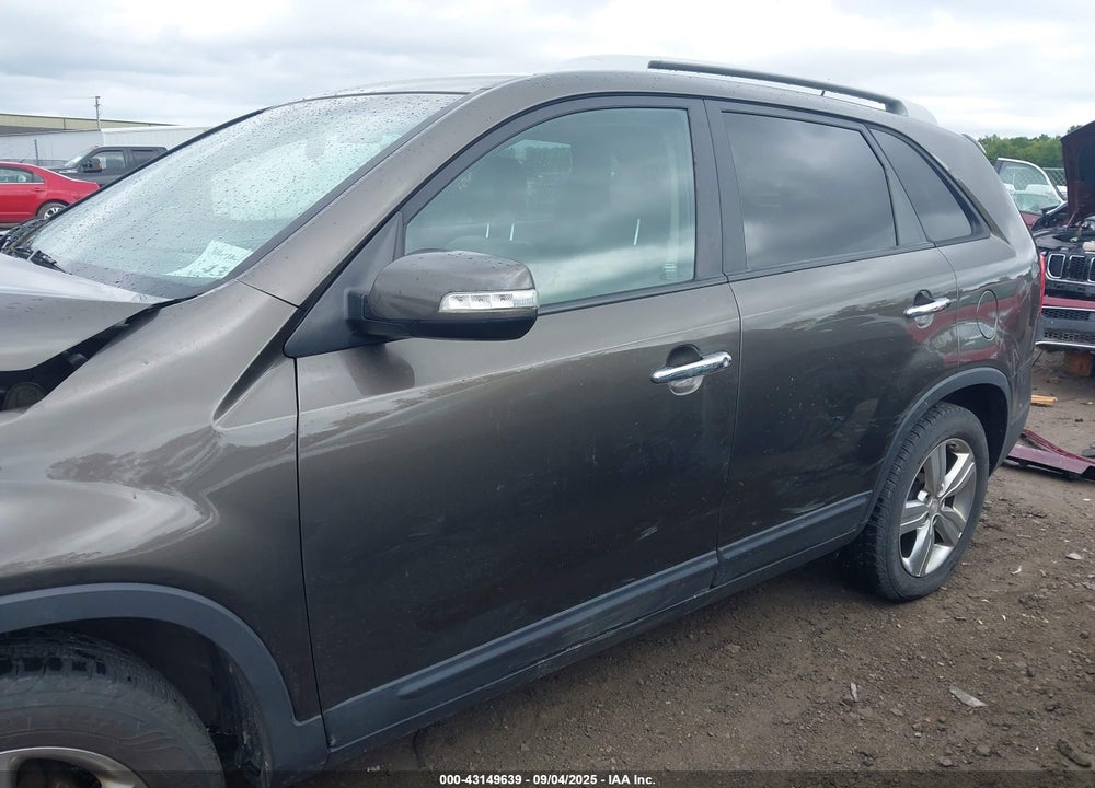 2013 KIA SORENTO VIN: 5XYKU3A63DG420398