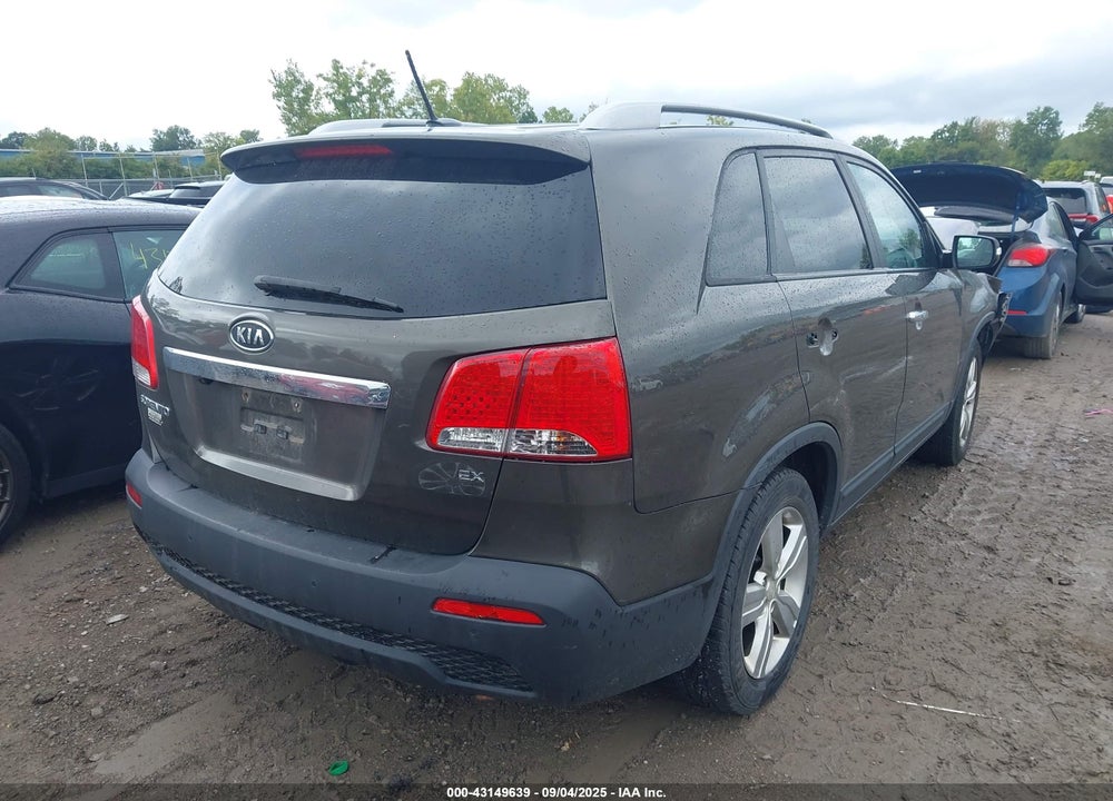 2013 KIA SORENTO VIN: 5XYKU3A63DG420398