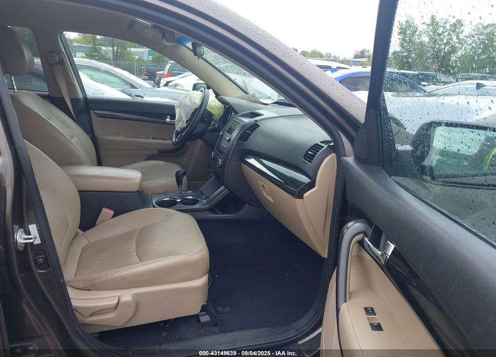 2013 KIA SORENTO VIN: 5XYKU3A63DG420398