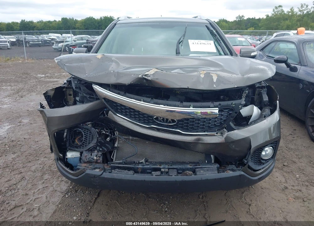 2013 KIA SORENTO VIN: 5XYKU3A63DG420398