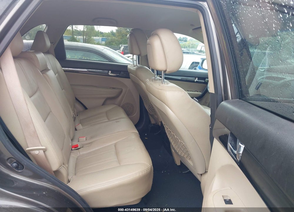2013 KIA SORENTO VIN: 5XYKU3A63DG420398