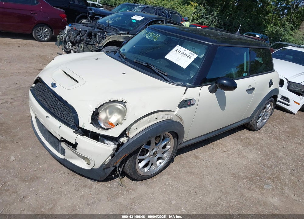 2008 MINI COOPER S VIN: WMWMF73558TT90634