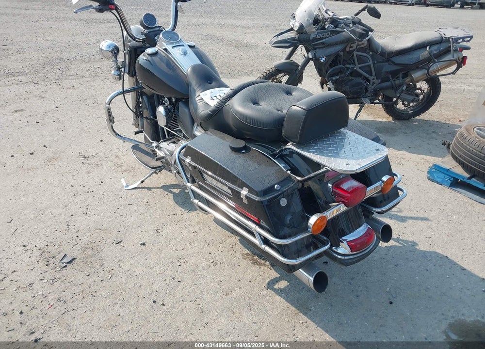 2010 HARLEY-DAVIDSON FLHP VIN: 1HD1FHM16AB641758