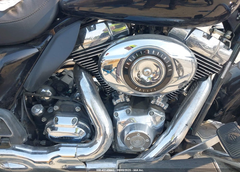 2010 HARLEY-DAVIDSON FLHP VIN: 1HD1FHM16AB641758