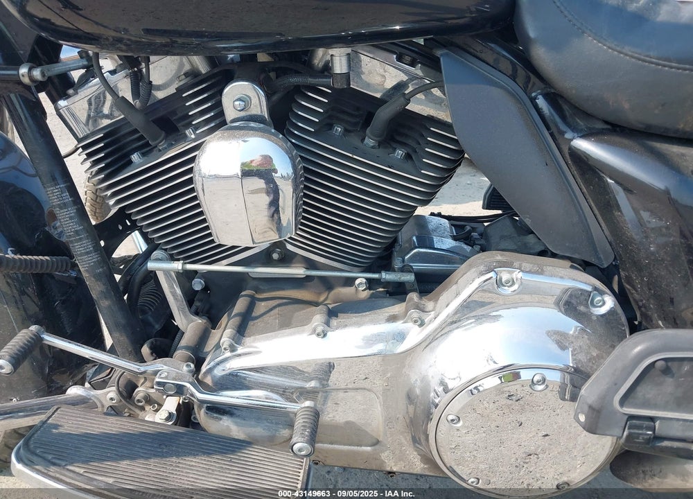 2010 HARLEY-DAVIDSON FLHP VIN: 1HD1FHM16AB641758