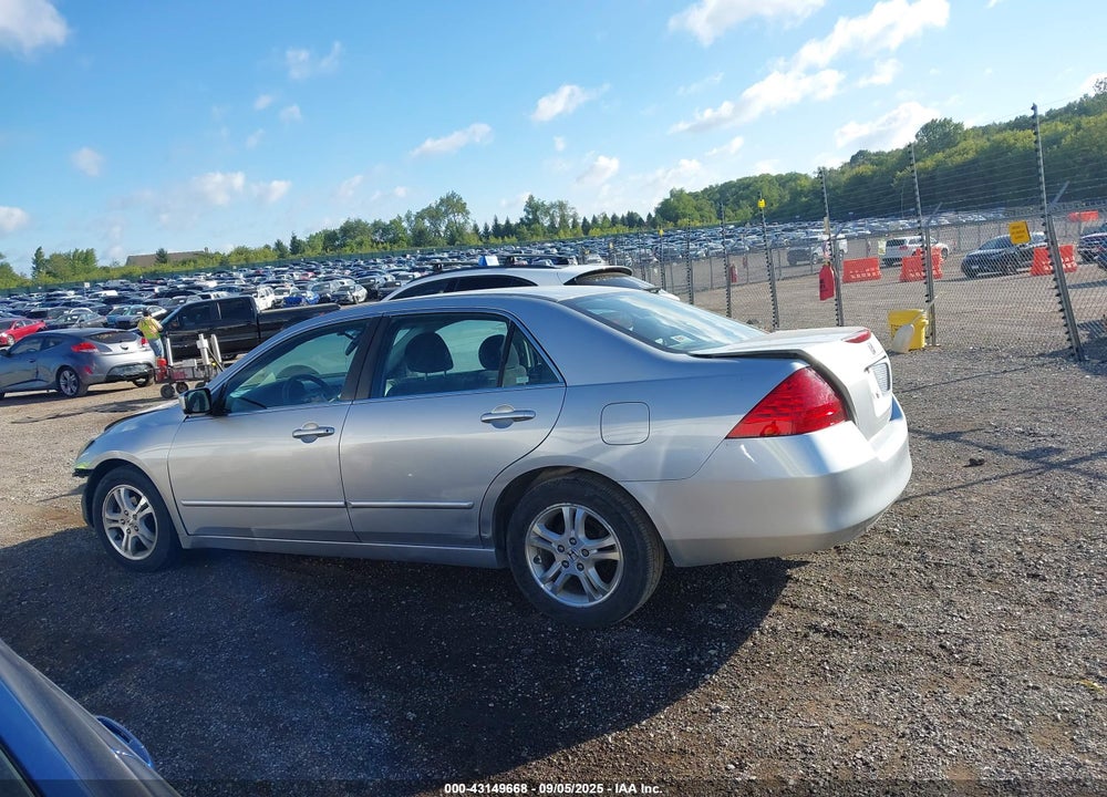 2007 HONDA ACCORD 2.4 SE VIN: JHMCM56367C021541