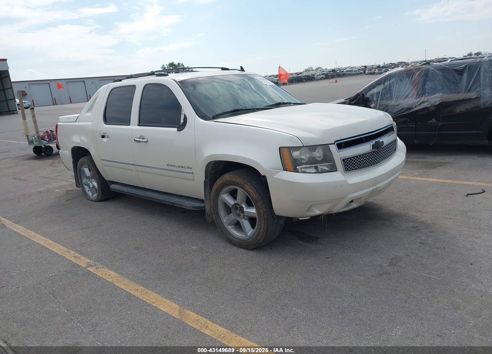 2011 CHEVROLET AVALANCHE 1500 LTZ VIN: 3GNTKGE3XBG330138
