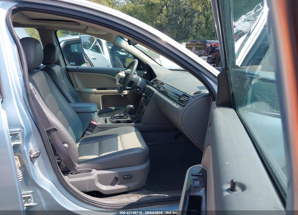 2009 MERCURY SABLE VIN: 1MEHM42W09G629860