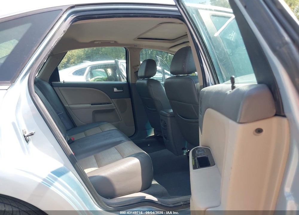 2009 MERCURY SABLE VIN: 1MEHM42W09G629860