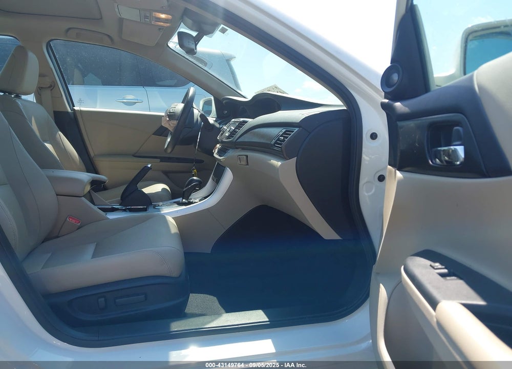 2014 HONDA ACCORD HYBRID VIN: 1HGCR6F53EA010307