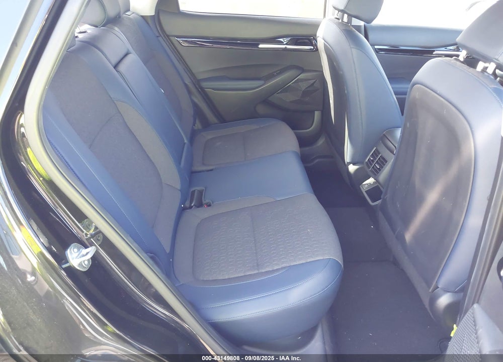 2025 KIA SELTOS VIN: KNDEUCAA3S7670512