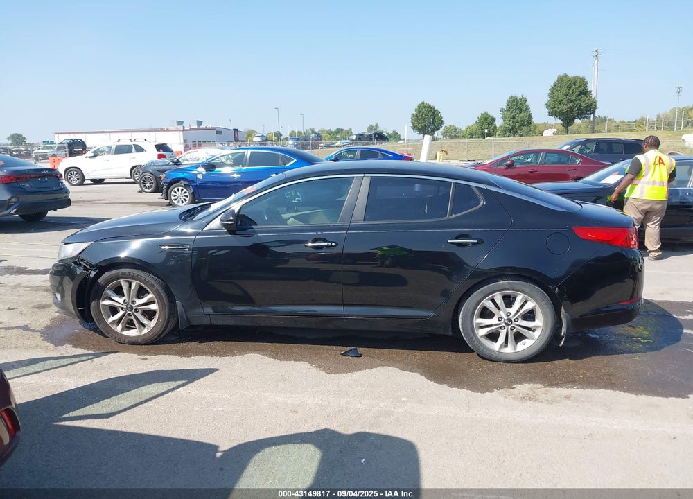 2011 KIA OPTIMA VIN: KNAGN4A75B5075864