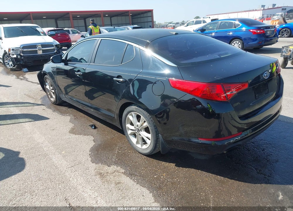 2011 KIA OPTIMA VIN: KNAGN4A75B5075864