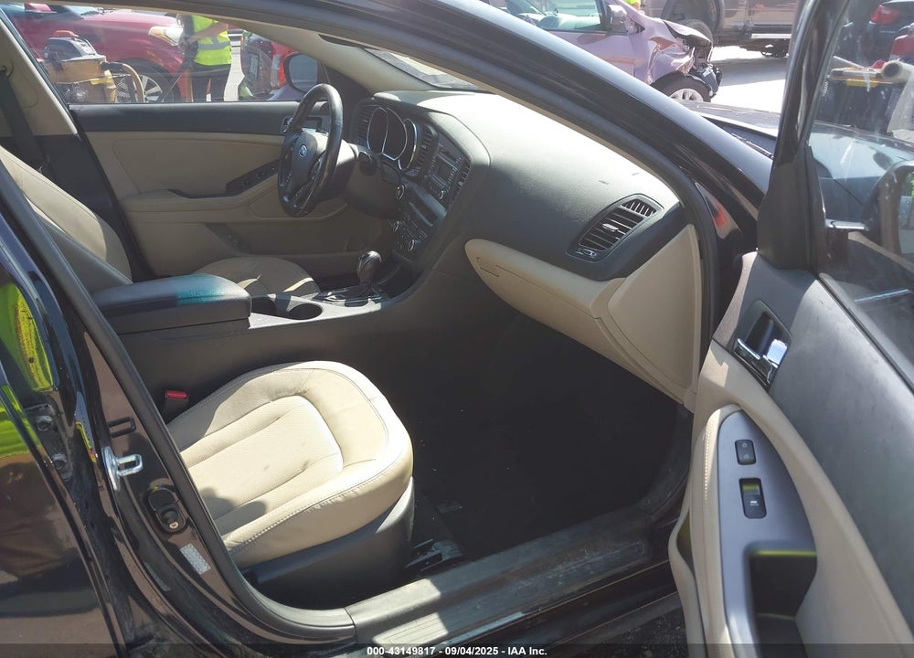 2011 KIA OPTIMA VIN: KNAGN4A75B5075864