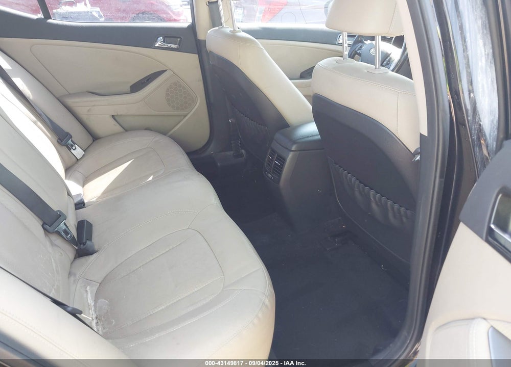 2011 KIA OPTIMA VIN: KNAGN4A75B5075864