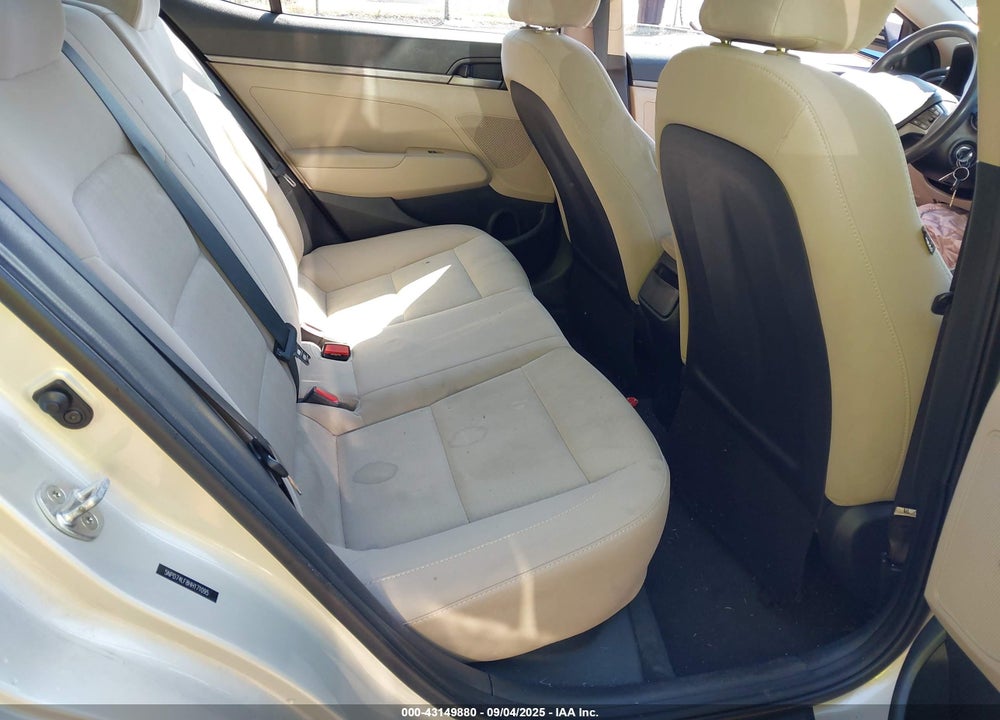 2017 HYUNDAI ELANTRA SE VIN: 5NPD74LF8HH171095
