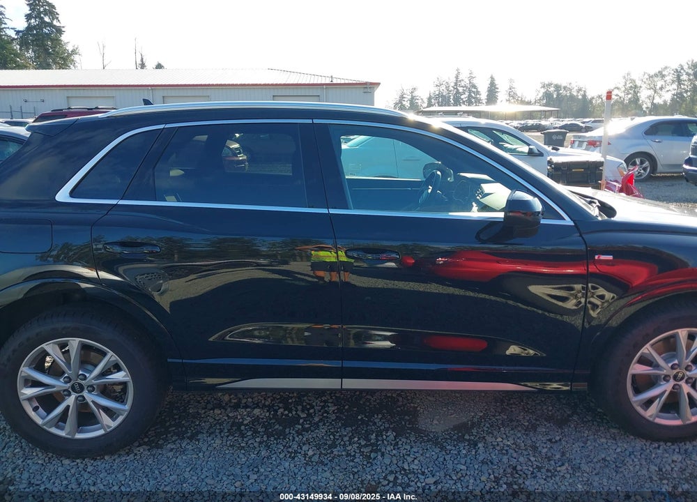 2024 AUDI Q3 VIN: WA1DECF30R1104057