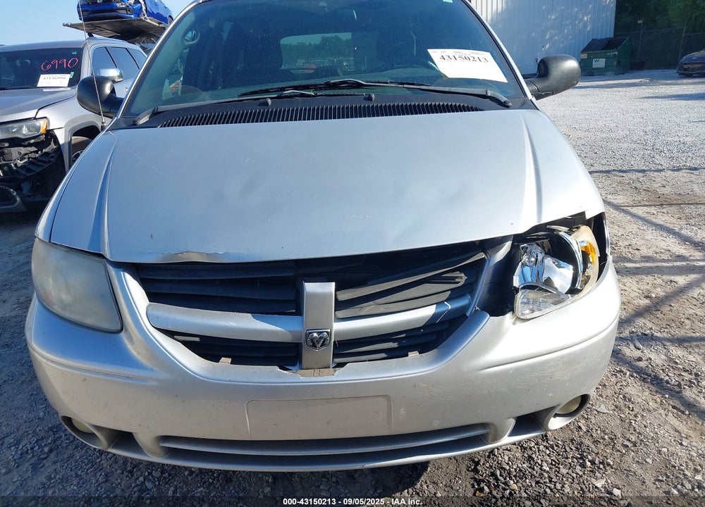 2005 DODGE GRAND CARAVAN SXT VIN: 2D4GP44L25R132392