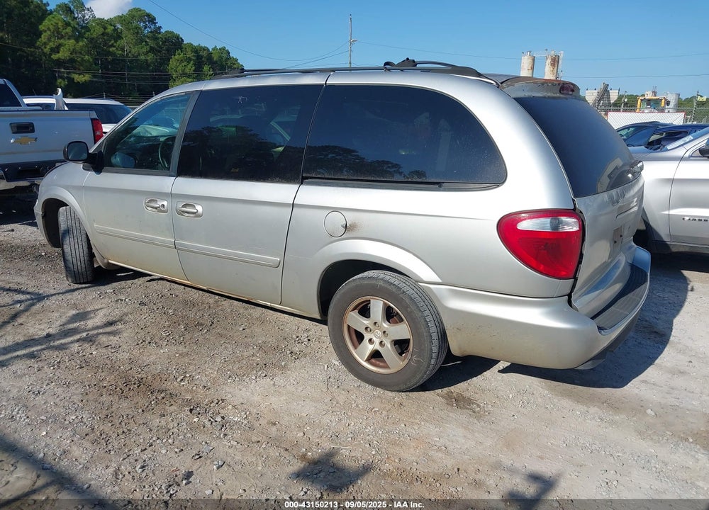 2005 DODGE GRAND CARAVAN SXT VIN: 2D4GP44L25R132392