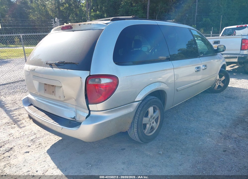 2005 DODGE GRAND CARAVAN SXT VIN: 2D4GP44L25R132392