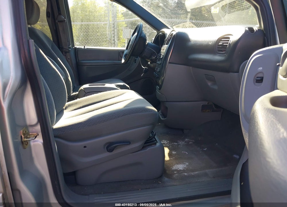 2005 DODGE GRAND CARAVAN SXT VIN: 2D4GP44L25R132392