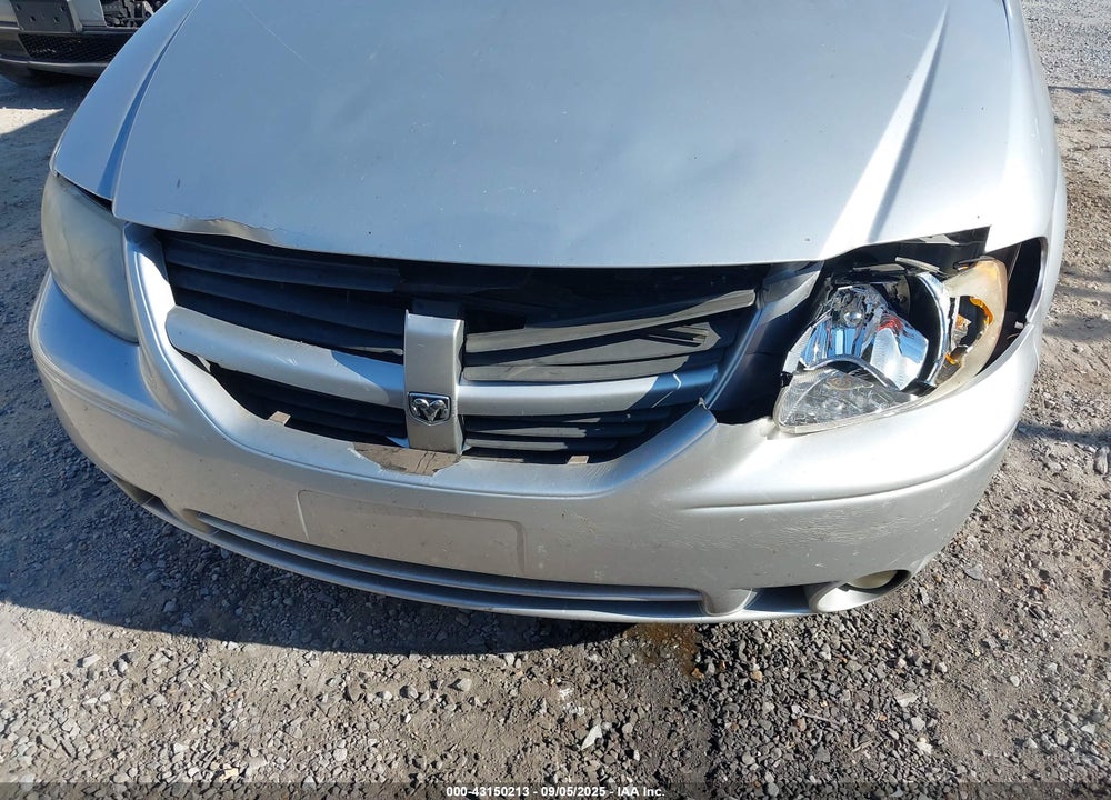 2005 DODGE GRAND CARAVAN SXT VIN: 2D4GP44L25R132392