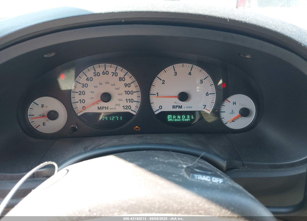 2005 DODGE GRAND CARAVAN SXT VIN: 2D4GP44L25R132392